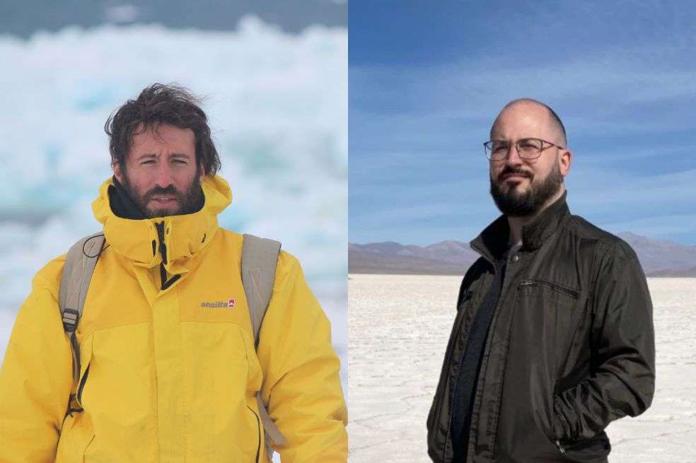 Federico Bianchini (I) nació en Buenos Aires y trabajó como redactor en los diarios Clarín y La Razón. Ernesto Picco (D) nació en Santiago del Estero y, además de docente, es periodista e investigador en la Universidad Nacional de Santiago del Estero.