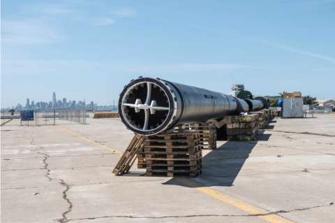 Crean la primera máquina que ayudaría a retirar plástico del océano