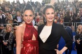 Gal Gadot y Lynda Carter: encuentro en alfombra roja de "Mujer Maravilla"
