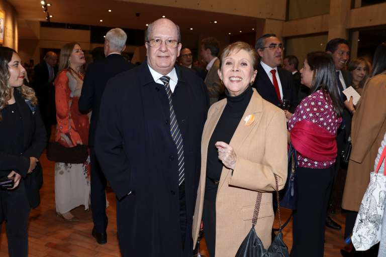 Marcelo Dalmazo,  Consuelo Luzardo