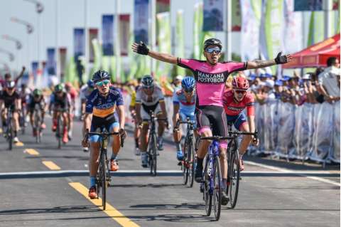 Juan Sebastián Molano ganó la última etapa del Tour de Xingtai