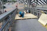 En una semana se robaron dos veces las láminas de un puente peatonal de Transmilenio