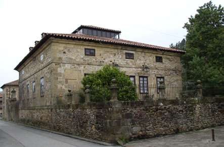 Alejandro Riaño y su casa de Bogotá.