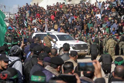 Una soldado, israelíes y tailandeses: estos son los ocho liberados en Gaza hoy