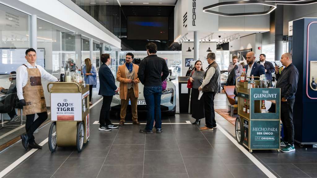 El evento refirma el compromiso de Porsche en crear espacios que acercan a sus clientes al mundo del lujo y la exclusividad.