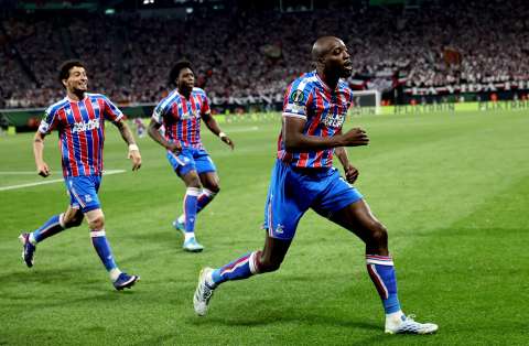 Daniel Muñoz y Jefferson Lerma son campeones de la Conference League con Crystal Palace