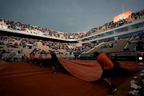 La llegada de una tormenta interrumpe los partidos en Roland Garros