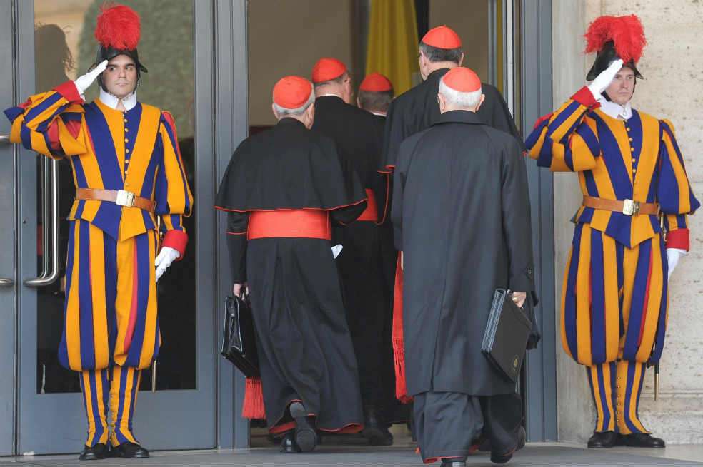 Hoy en las horas de la tarde comienza el cónclave en la Capilla Sixtina para elegir al sucesor de Benedicto XVI. / AFP