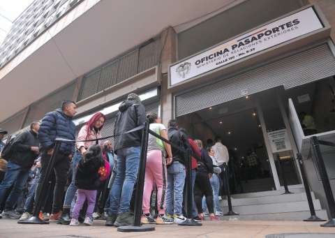 Esto fue lo que pasó con la licitación de pasaportes que se entregó a Thomas Greg