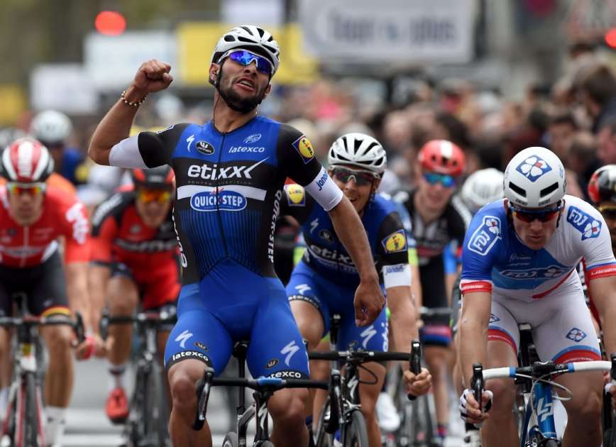 Fernando Gaviria, el día que ganó la París Tours, una de las clásicas más importantes del mundo./ AFP