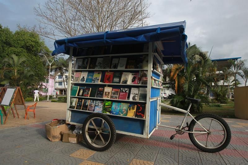 Una de las cuatro bicibibliotecas que recorren Tumaco para cambiarles la vida a los niños. / Cortesía