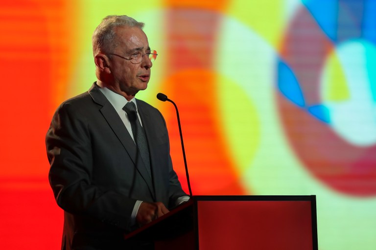 El juicio contra el expresidente Álvaro Uribe continuará el lunes 10 de febrero
