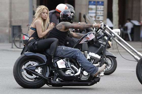 Video paparazzi muestra coreografía de Shakira