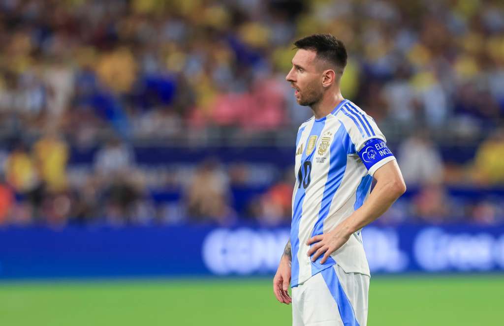 Miami Gardens (United States), 15/07/2024.- Argentina forward Lionel Messi reacts during the CONMEBOL Copa America 2024 final between Argentina and Colombia, in Miami Gardens, Florida, USA, 14 July 2024. EFE/EPA/CJ GUNTHER