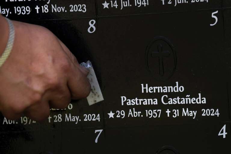A pesar de luchar toda su vida para ser reconocida como una mujer trans, en el osario de Yomaira quedó grabado su nombre de nacimiento, Hernando Pastrana Castañeda.