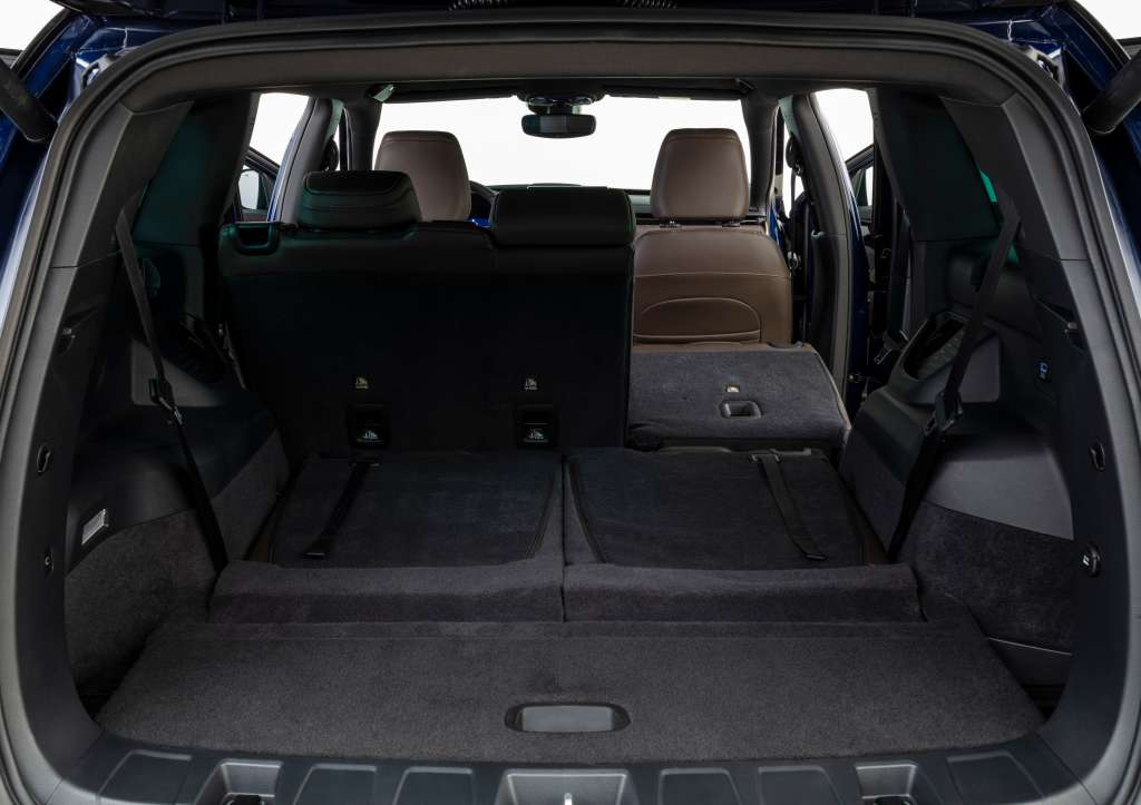 Jeep Commander.