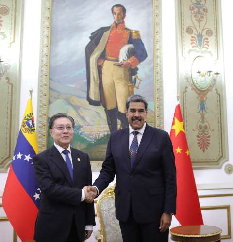 Venezuela lanzará un satélite con cooperación de China para tener 5G, dice Maduro