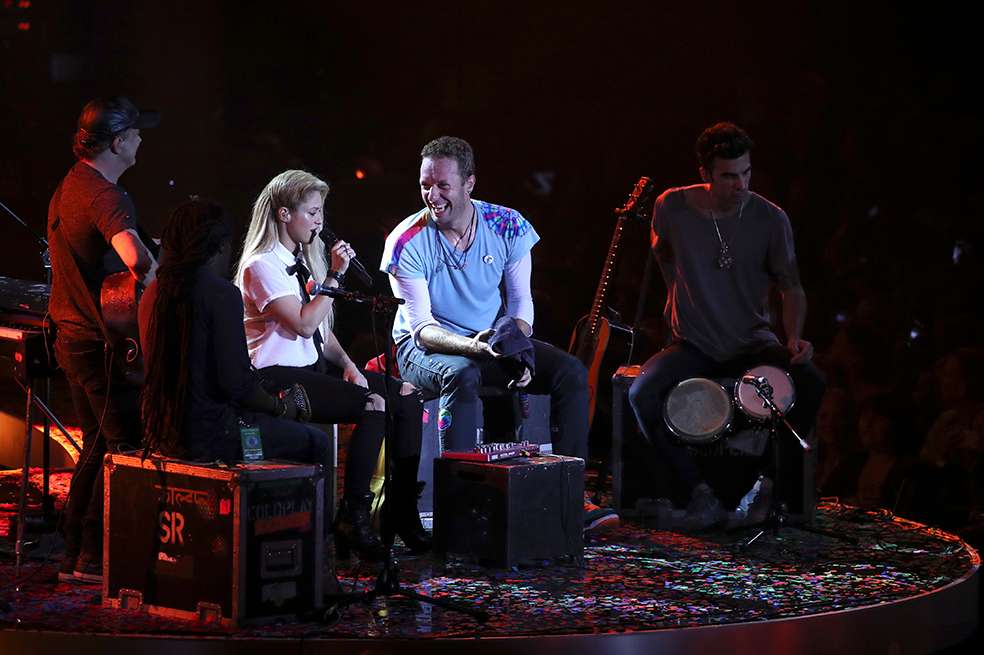 Shakira y Chris Martin de Coldplay en el Global Citizen Festival. / AFP