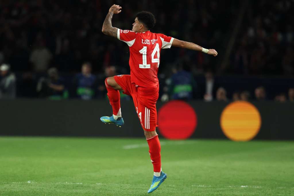 PARIS (France), 28/04/2026.- Luis Diaz of Bayern Munich celebrates scoring the 5-4 goal during the UEFA Champions League semi-final match between Paris Saint-Germain and Bayern Munich in Paris, France, 28 April 2026. (Liga de Campeones, Francia) EFE/EPA/MOHAMMED BADRA