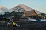 Indonesia se prepara para desviar aviones en caso de erupción de volcán en Bali