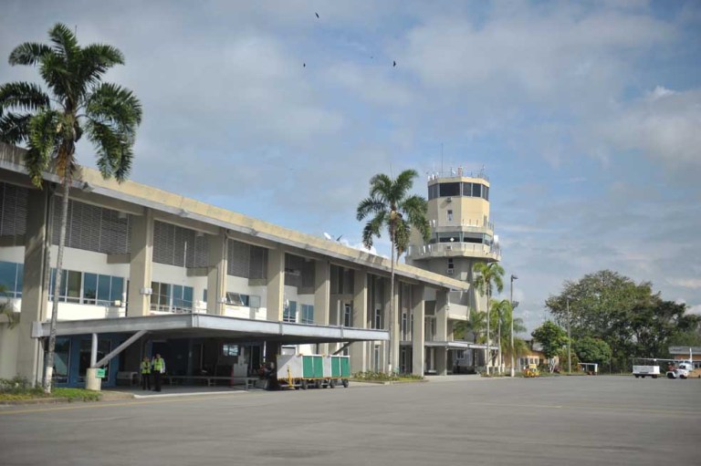 Retoman licitación de aeropuertos