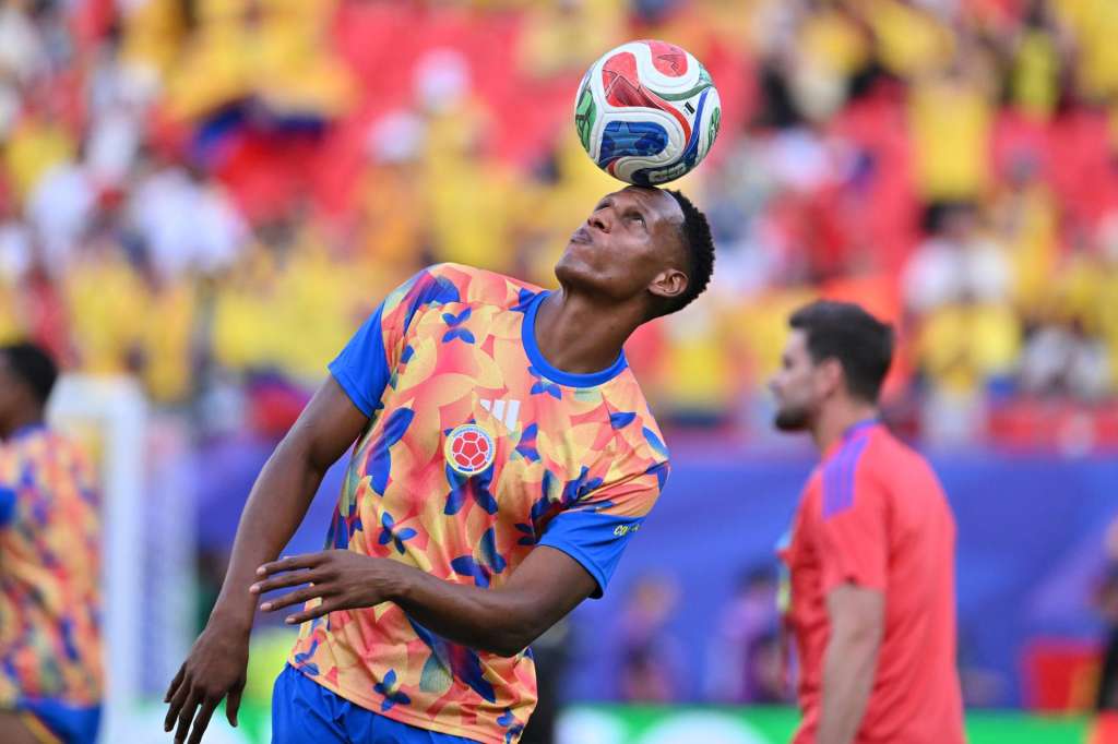 KANSAS CITY (United States), 03/07/2026.- Yerry Mina of Colombia warms up ahead of the FIFA World Cup 2026 Round of 32 match Colombia against Ghana, in Kansas City, Missouri, USA, 03 July 2026. EFE/EPA/AMY KONTRAS