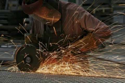 Producción industrial del primer trimestre cayó 2.4%: ANDI