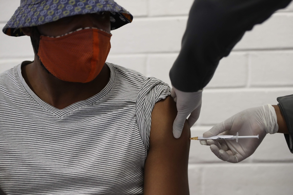 La propagación de las ideas antivacunas representa un peligro para toda la población. / AFP