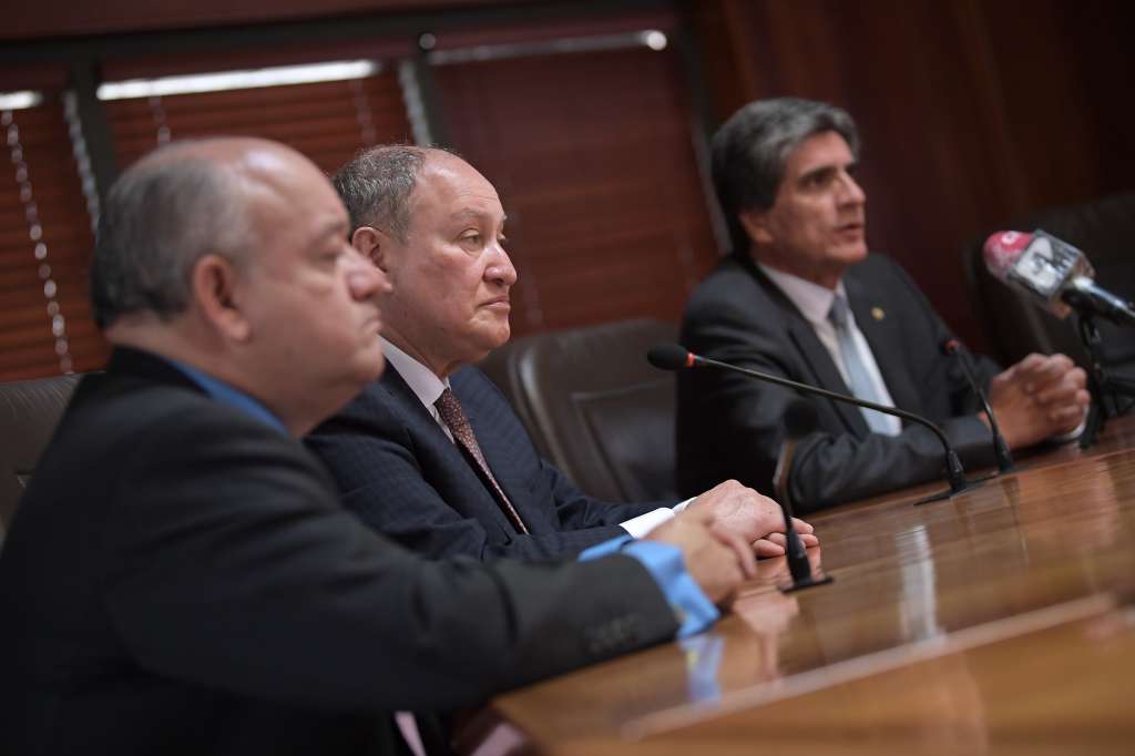 Magistrados de La Corte Constitucional durante sala plena, donde estaban presentes los siguientes magistrados y magistradas: Antonio José Lizarazo, José Fernando Reyes, Alberto Rojas Ríos, Gloria Stella Ortiz, Paola Meneses Mosquera y Jorge Enrique Ibáñez.