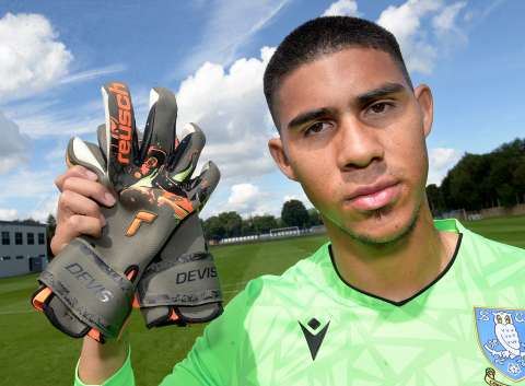 El colombiano Devis Vásquez fue cedido por Milan a un club inglés