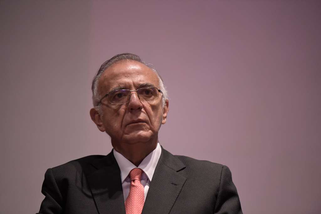 Ministro de defensa, durante el evento en el que reconoció y pidió perdón por la ejecución extrajudicial de Alix Fabián Vargas, asesinado en 2008 por militares.