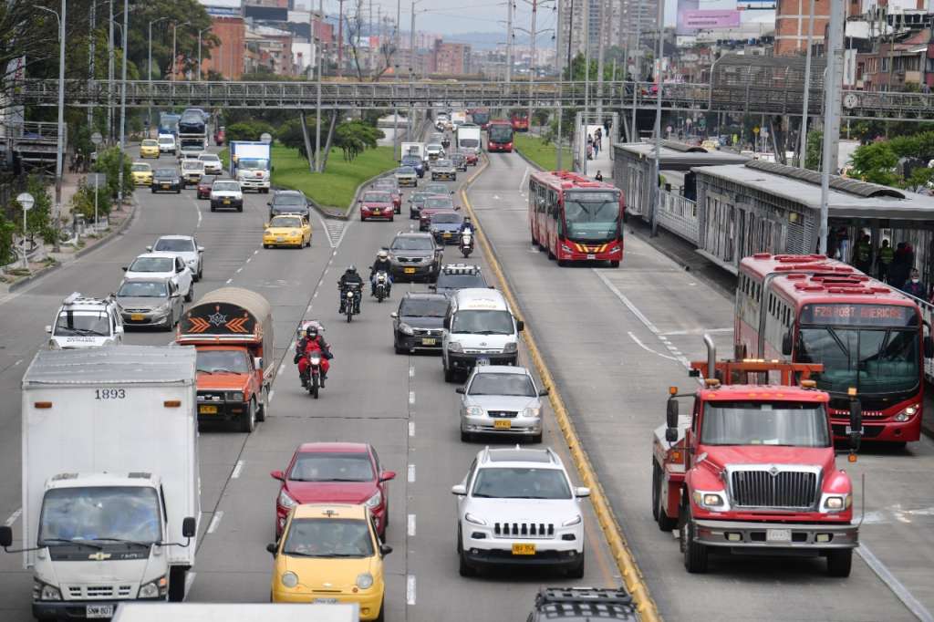 Aunque la pandemia ha cambiado los patrones de movilidad en la ciudad, la congestión de 6 a 8:30 a. m. y de 4 a 7:30 p. m. sigue siendo la más fuerte.