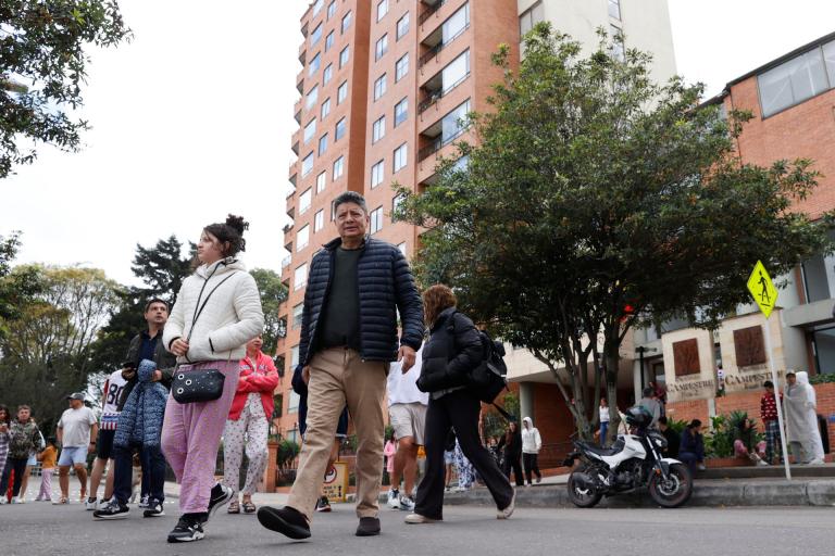 Un deslizamiento y personas atrapadas en ascensores: balance preliminar del sismo