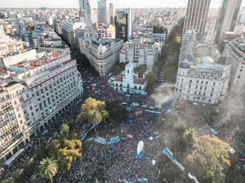 Los argentinos marcharon en defensa de su gran orgullo: la educación pública