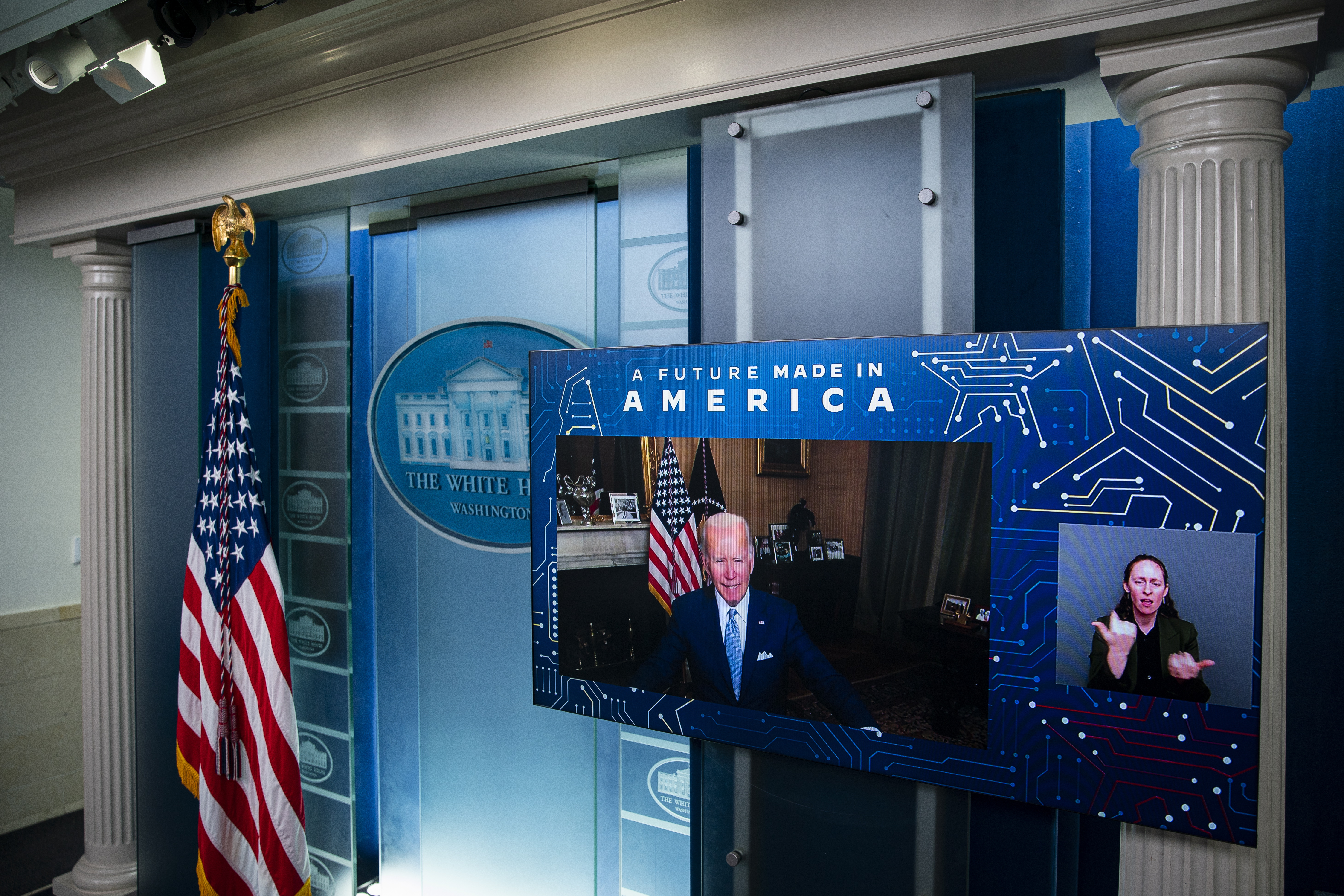 Washington (United States), 02/08/2022.- US President Joe Biden displayed on television monitors while virtually attending an event in Michigan implementing the Chips and Science Act of 2022 in the James S. Brady Press Briefing Room at the White House in Washington, DC, USA, on 02 August 2022. The Senate last week passed legislation that includes $52 billion in grants and incentives for US semiconductor manufacturing. (Estados Unidos) EFE/EPA/Al Drago / POOL