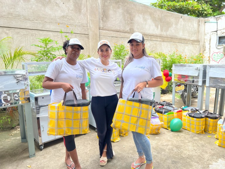 Así emprenden las mujeres dentro y fuera del país gracias a la Fundación Encausa