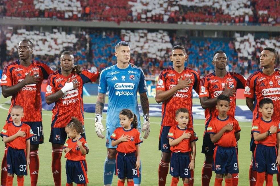 Jugadores de Independiente Medellín, uno de los equipos de mejor rendimiento en la Liga BetPlay 2025.