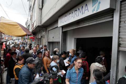 Convocan mesa de trabajo para abordar problemas en el acceso a medicamentos