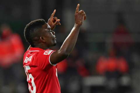 Jhon Córdoba anotó triplete  y Colonia ascendió en Alemania