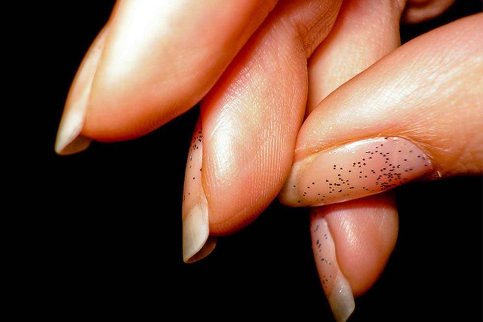 La sugerencia de los físicos es dejar bordes rectos o parabólicos a la hora de cortar sus uñas. /Flickr: Kachilla