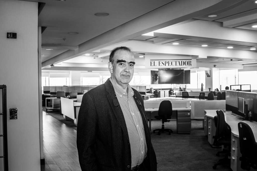 "El periodismo es coraje y es una condición que Fidel Cano honra desde su silencio".