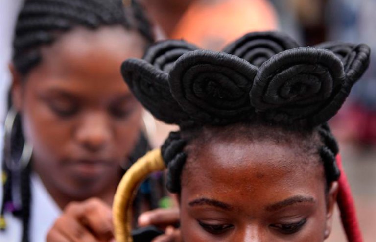 Diez maneras de lucir un peinado afro