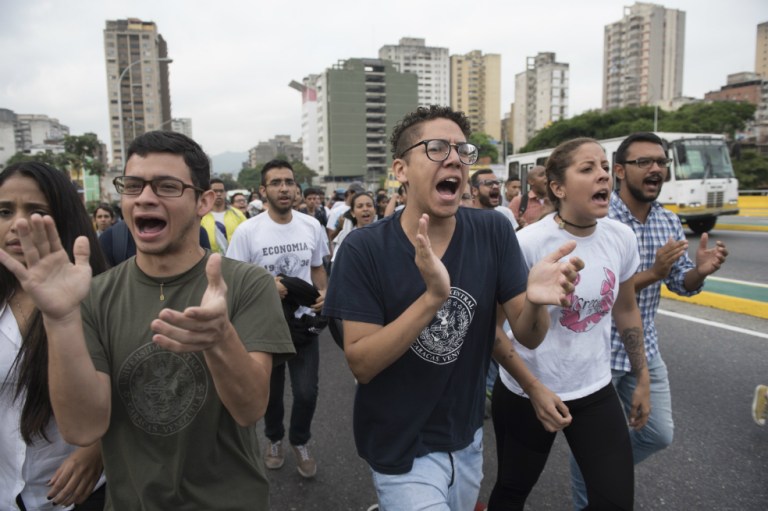 Fotos: Tensión en nueva jornada de protestas en Venezuela