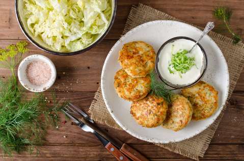 Croquetas de pollo crujientes con relleno de queso