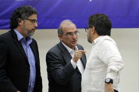 Humo blanco para elegir a magistrados de paz