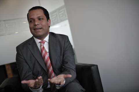 Exgobernador del clan Gnecco es llamado a juicio por supuesta corrupción en el PAE