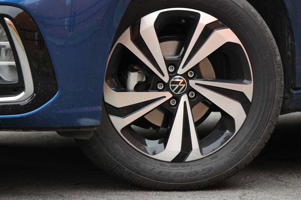 Rines Volkswagen Virtus 2025 en Colombia.
