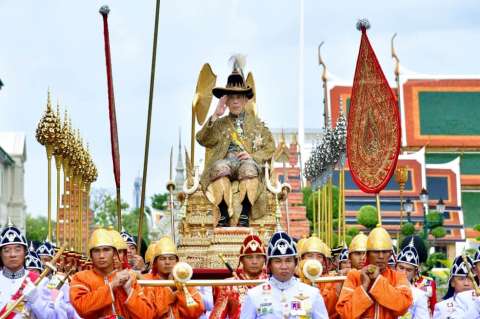 La misteriosa purga de funcionarios en el palacio real de Tailandia
