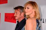 Charlize Theron se siente "como una niña de 16″ al lado de Sean Penn