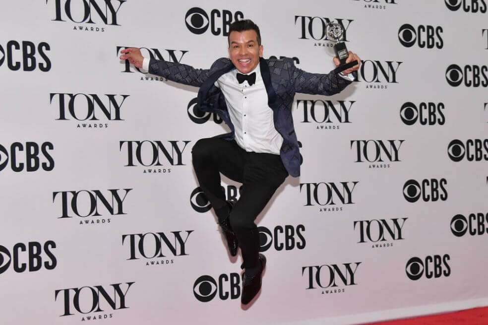 Sergio Trujillo envió un mensaje para los inmigrantes, que le valió una inmensa ovación y puso en pie a todo el Radio City Music Hall de Nueva York. / AFP